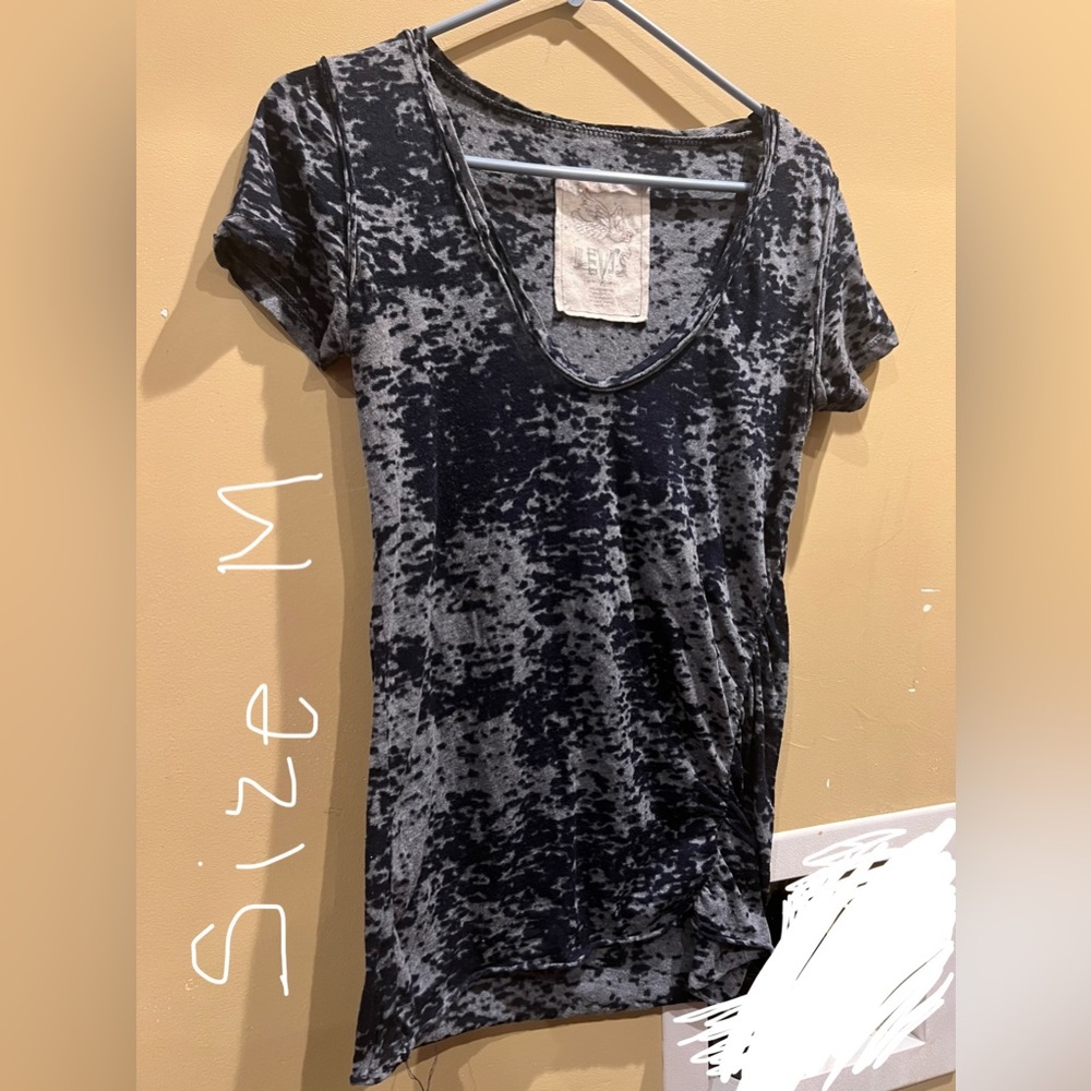 Levi’s Womens Tee Shirt